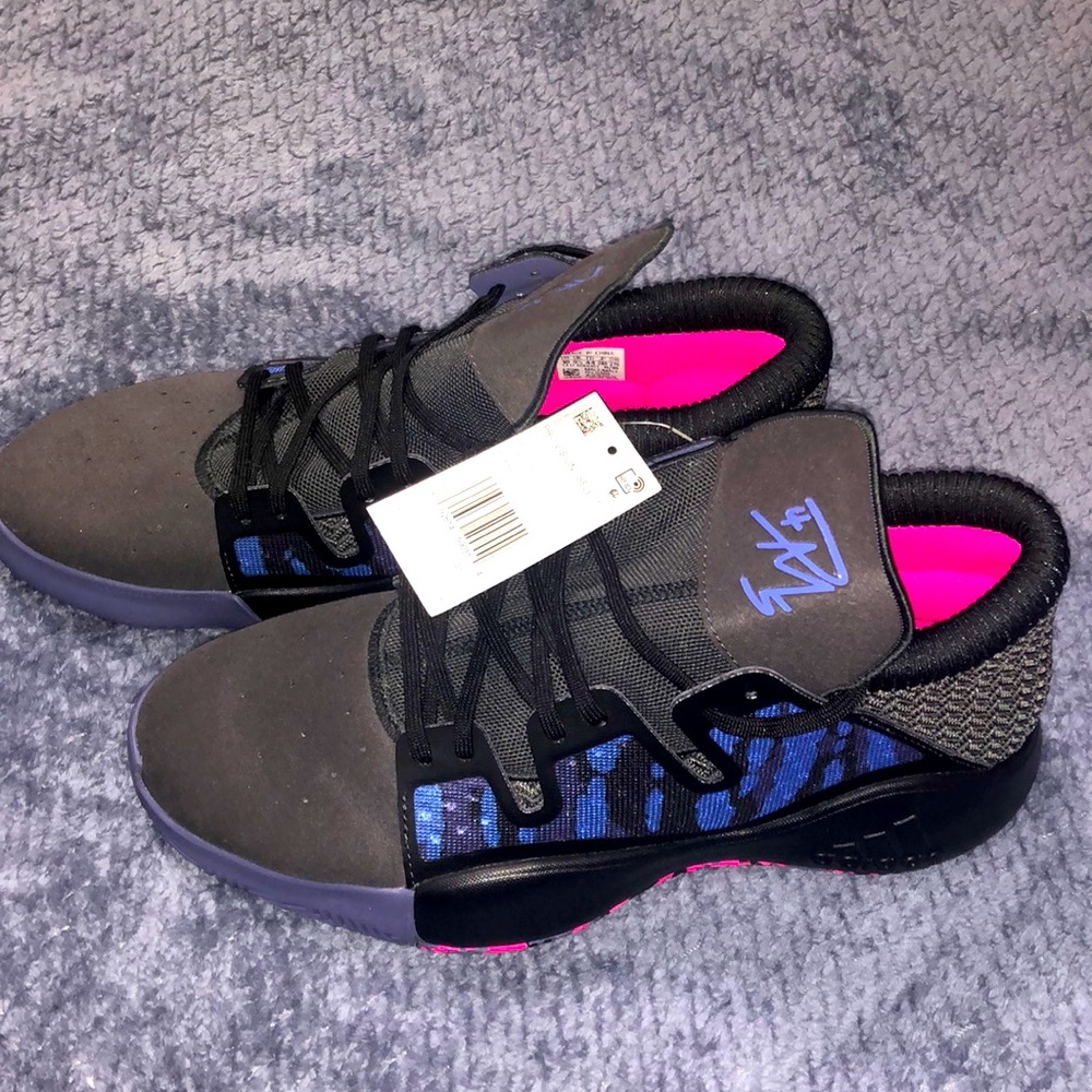 BNWT adidas Men's Pro Vision Dark Grey Synthetic Basketball Shoes 9.5 M US